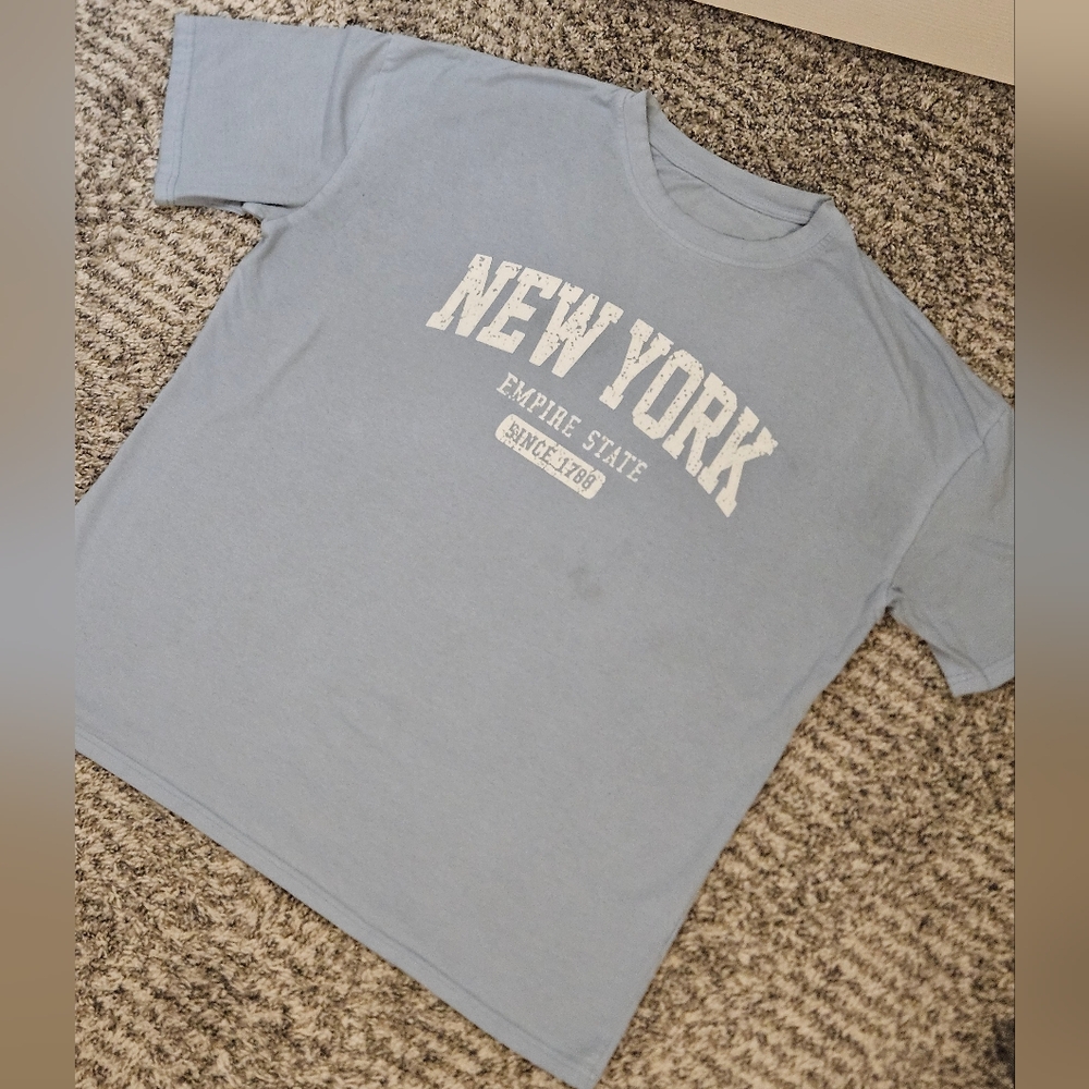 Pale Blue New York Graphic T-Shirt Size Large
